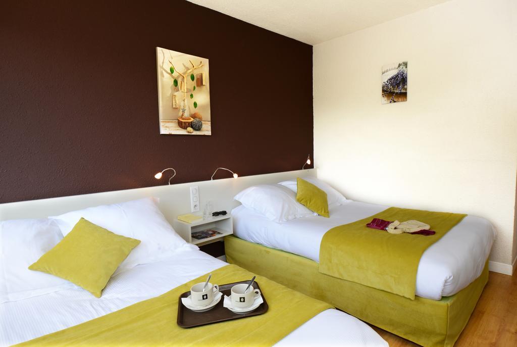 Hotel Le Lagon Rochefort-du-Gard Exterior photo