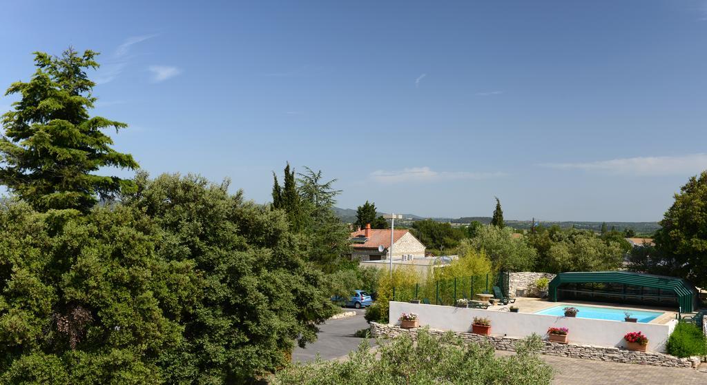 Hotel Le Lagon Rochefort-du-Gard Exterior photo